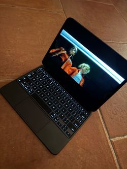 IPad Pro 11" M4 256gb WiFi/ cellular service 2025 and Magic Keyboard