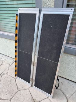 Lightweight Aluminum Portable Skidproof PVC Folding Wheel Chair Ramp