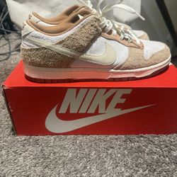 Nike Dunk Low Retro Premium "Medium Curry" sneaker in a Sail/Medium Curry/Fossil colorway size 11 mens used but in very good condition. 125.00 obo