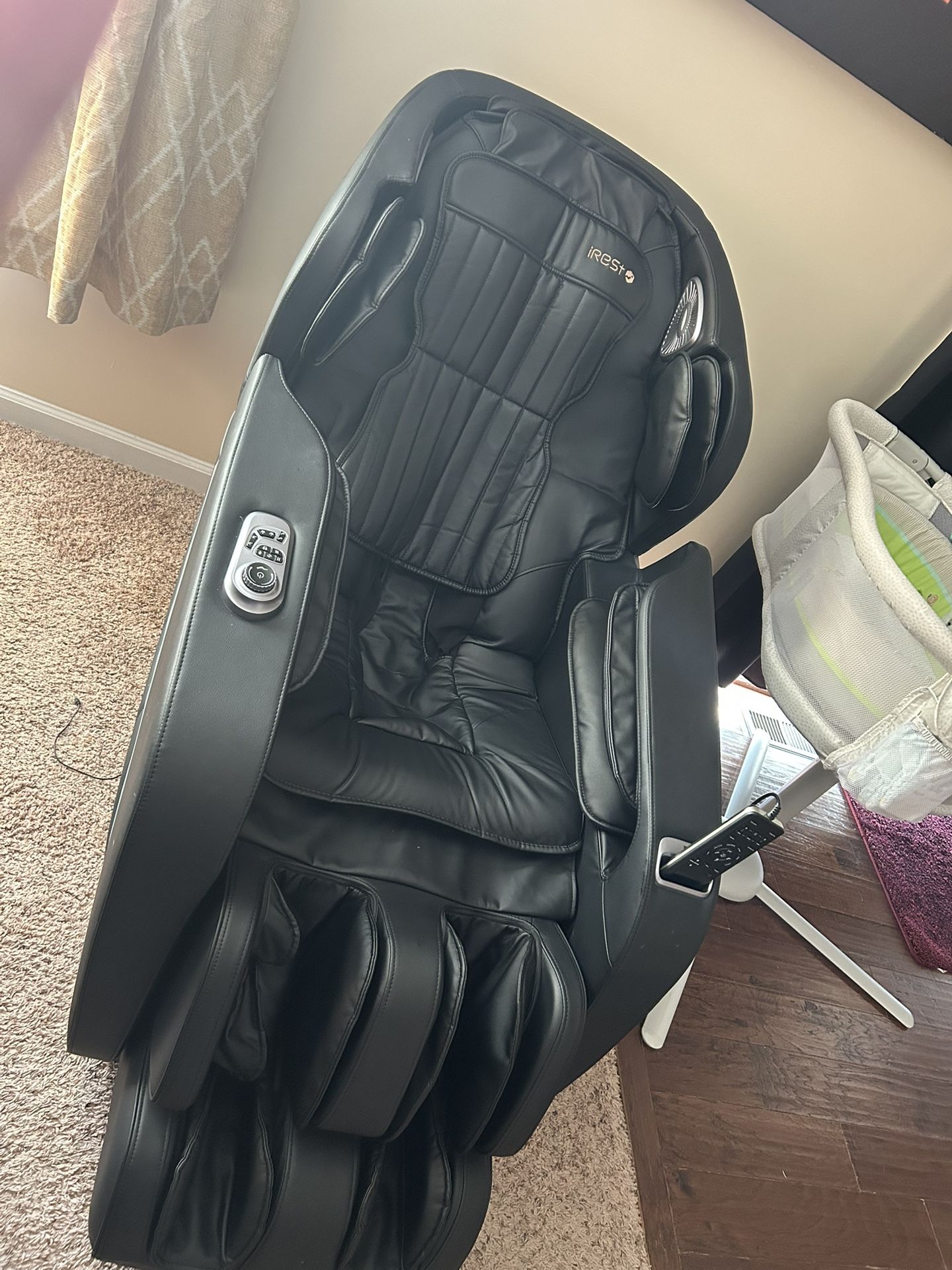 iRest A306 Massage Chair – Black, Full-Body, Excellent Condition