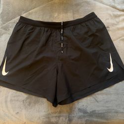 Nike Running Shorts Size Large 