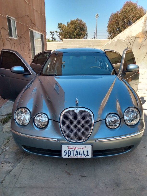 2006 Jaguar S-TYPE 4.2 in Gold - Rear angle view Stock Photo - Alamy 2006 Jaguar S-Type