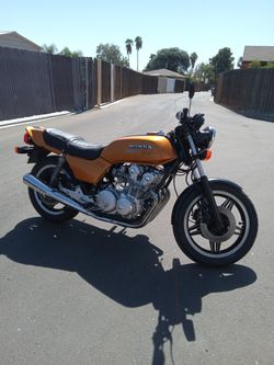 1980 HONDA  CB 750 SUPER SPORT IT'S AWESOME BIKE 