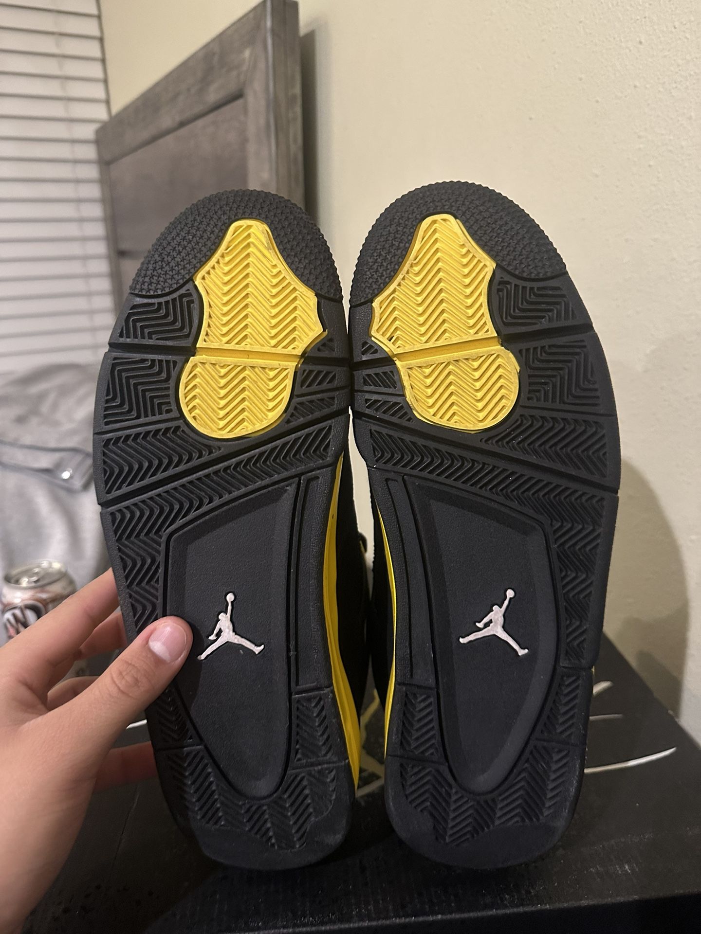 Jordan 4 Thunder Size 10.5