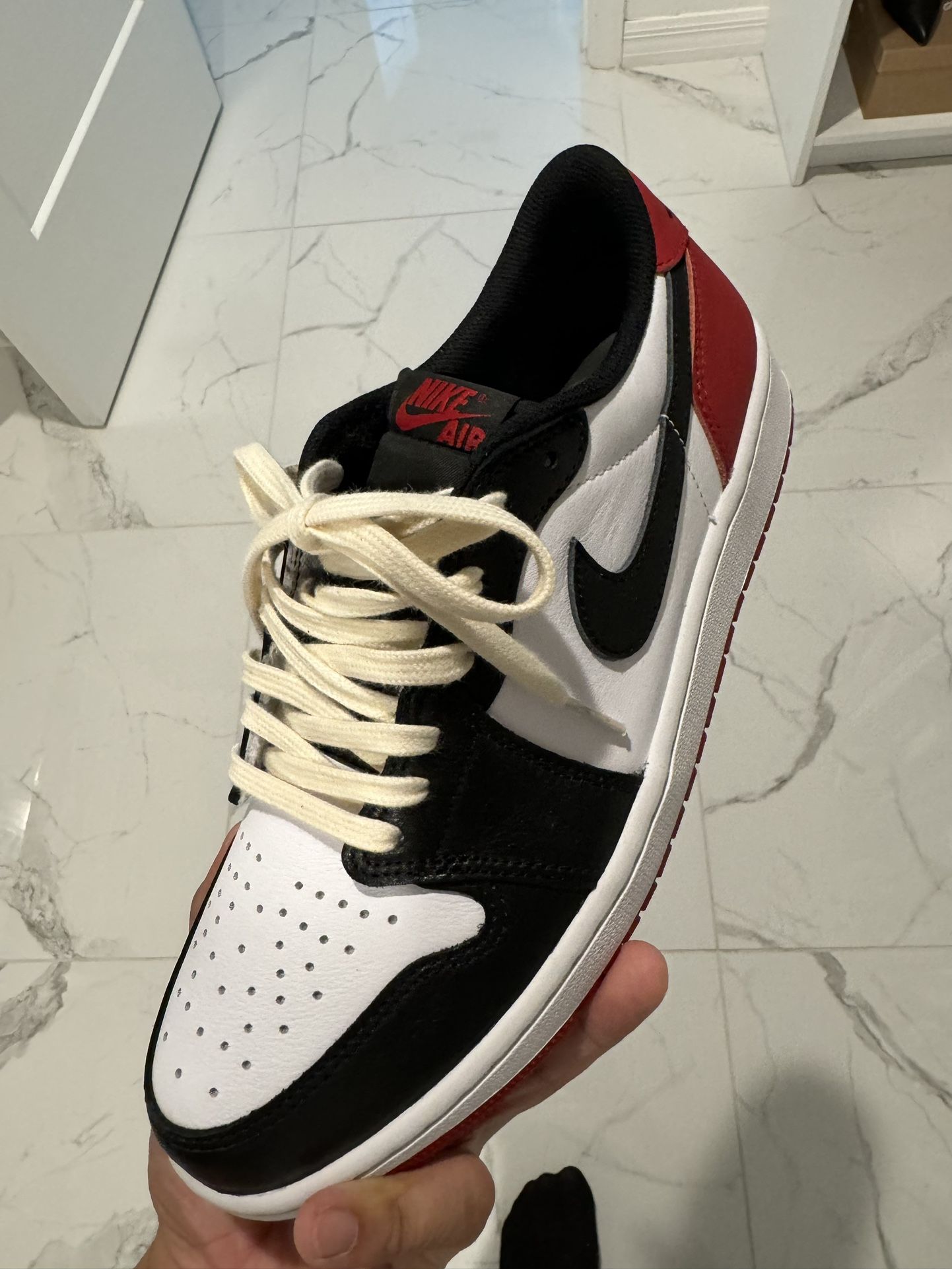 Jordan 1s Black Toe Low Size