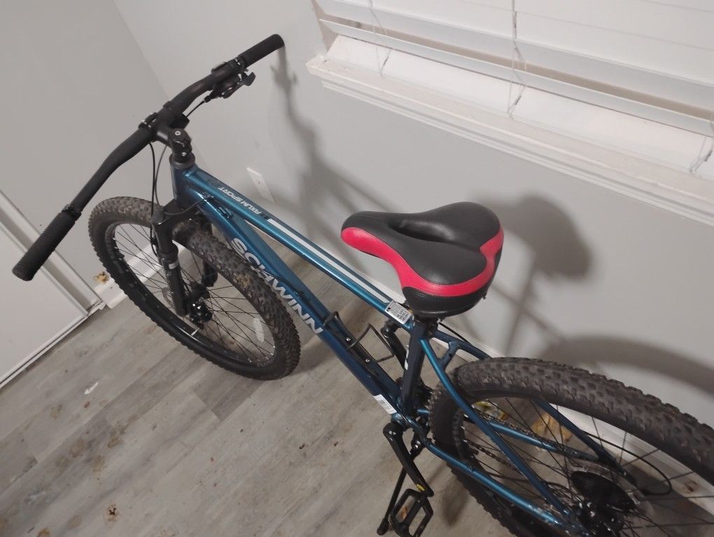 Schwinn Axum Sport mountain bike.