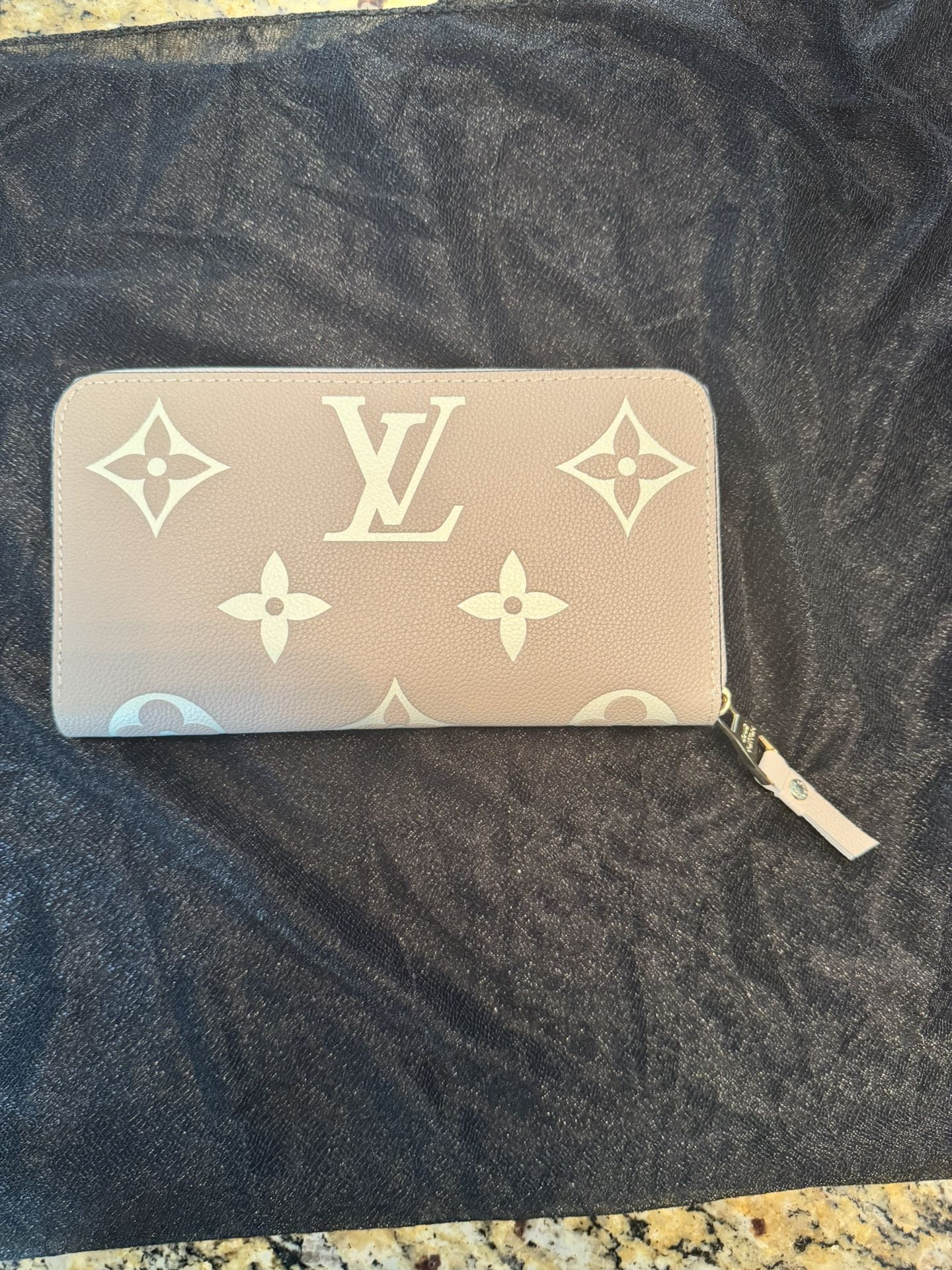 Louis Vuitton Zippy Wallet