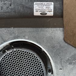 Ford Explorer 2011-15–?19 Factory Subwoofer