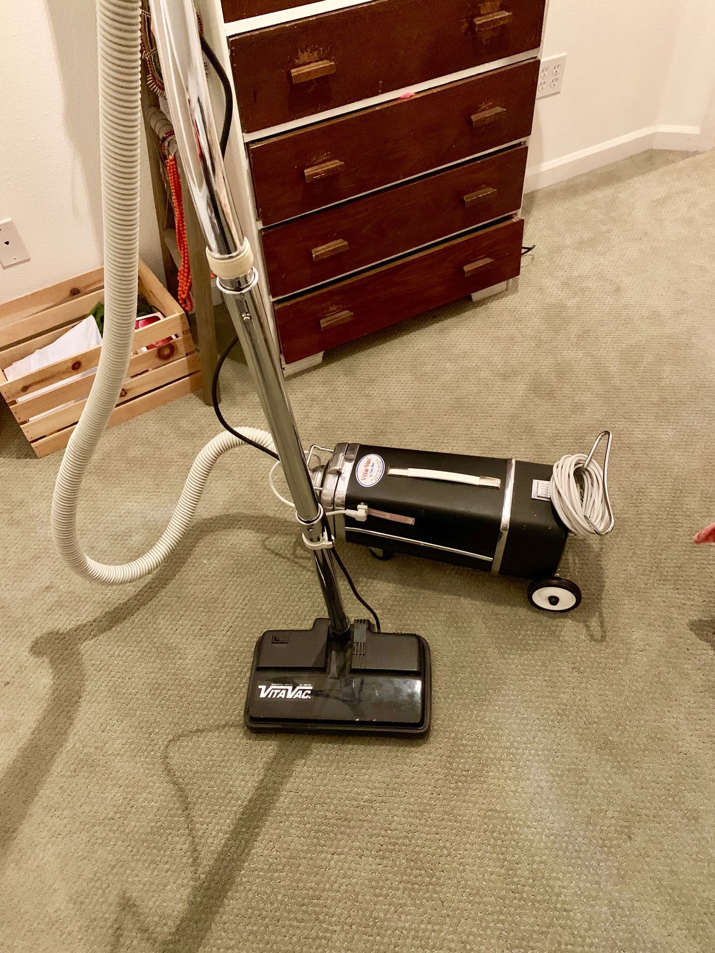 VINTAGE VITA-VAC VACUUM