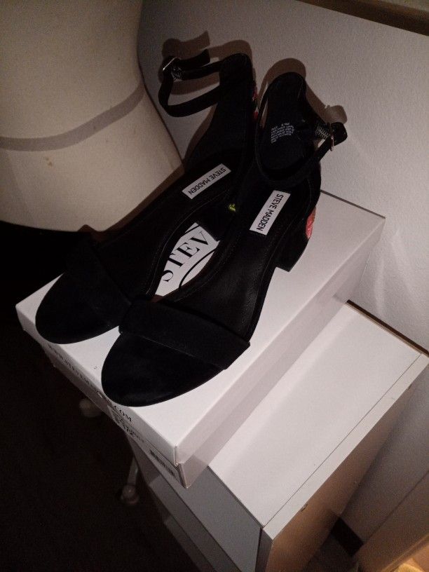 Steve Madden Sandles Inca