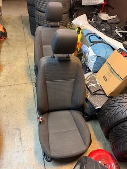 Ford Focus 12-18 front seats