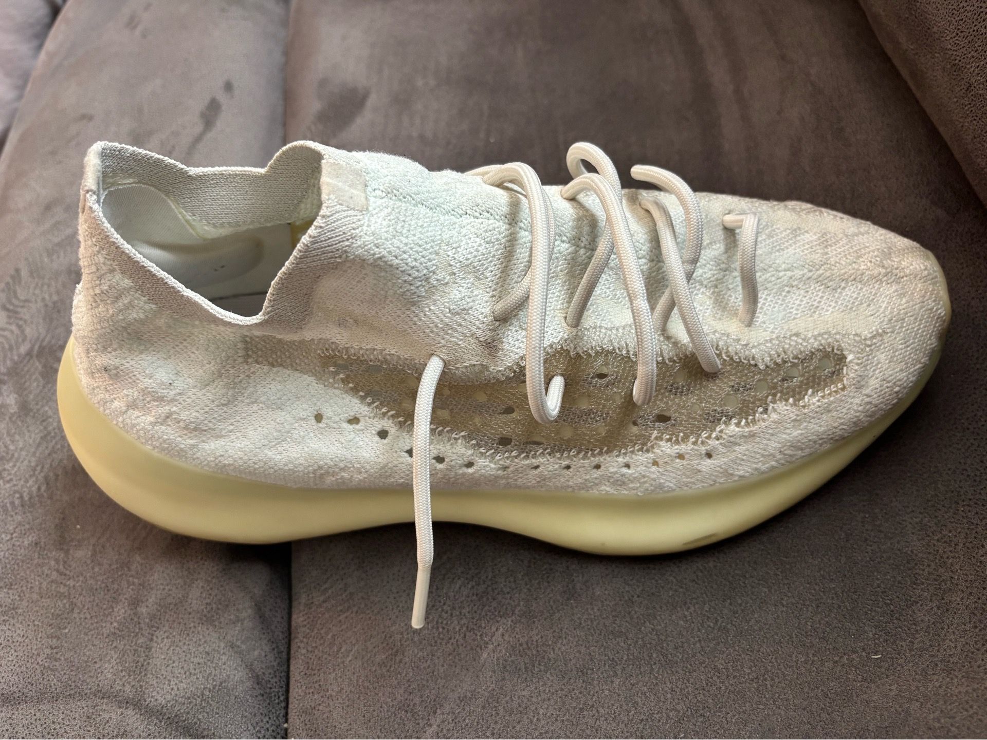 Yeezy 350 -glow-in-the-dark Soles-Size 12