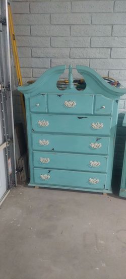 SET DRESSER