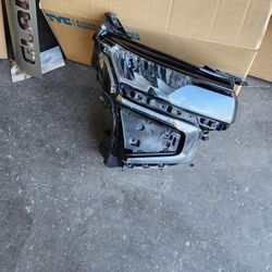 2021 2022 Cheverolet Tahoe RH Headlight Part