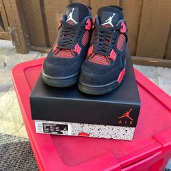 Jordan 4 “Thunder Red” 