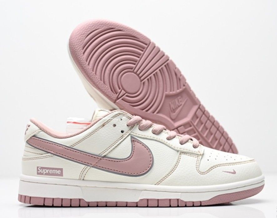Nike SB Dunk Low Supreme co-branded
Size 5.5