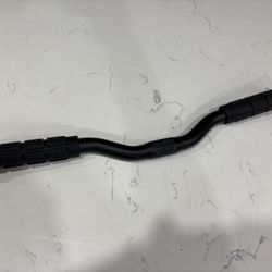 Flat Riser Handlebar w/ Grips – 25.4mm Clamp – 19.5” Width