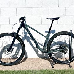 Trek Roscoe 6 - 2024 - Size M/L