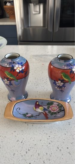 Hand painted vases and tray made in Japan