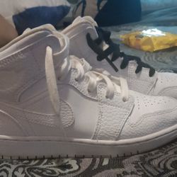 KIDS AIR JORDAN 1 MID TRIPLE WHITE SIZE 4 YOUTH