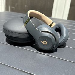 For Sale: Mint Condition Beats Studio 3 Wireless Headphones - Shadow Gray , Case & Charger Included