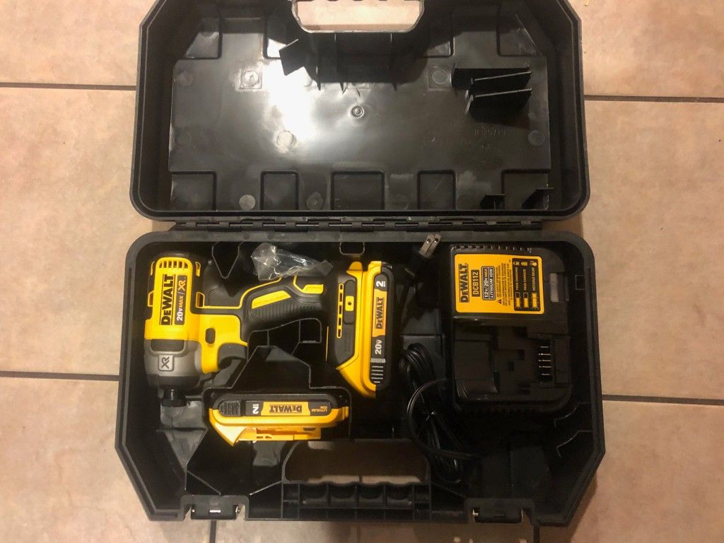 DEWALT 20V MAX XR Impact Driver Kit