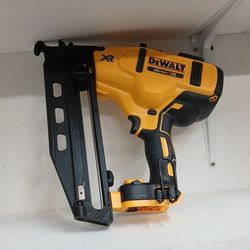 Dewalt New  Brushless  XR 20v Clavadora Inalambrica  De Acabado Angular 