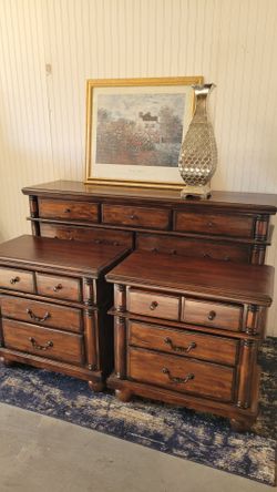 ELEGANT DRESSER SET
