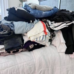 Huge Load  Of Women’s Clothing 
