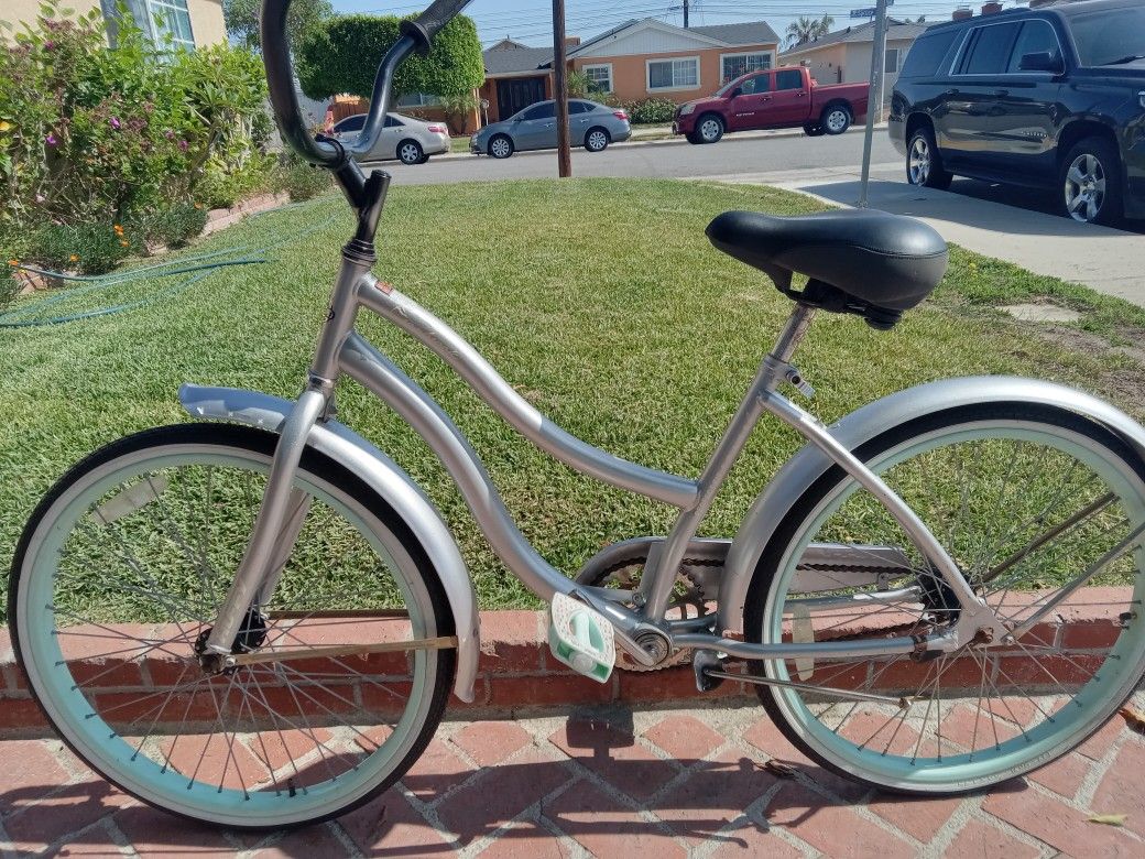 Beach Cruiser Bicycle