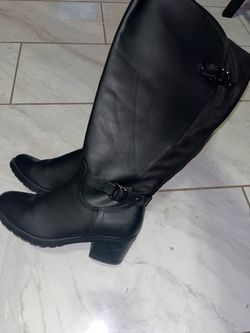 Women’s black  wide calf boots