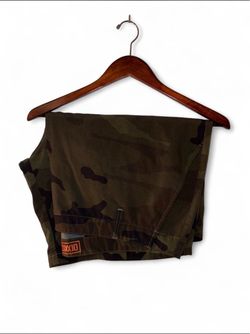 Dixxon Men's Cargo Shorts Camouflage Green/Black Button Zip Pockets 46 in