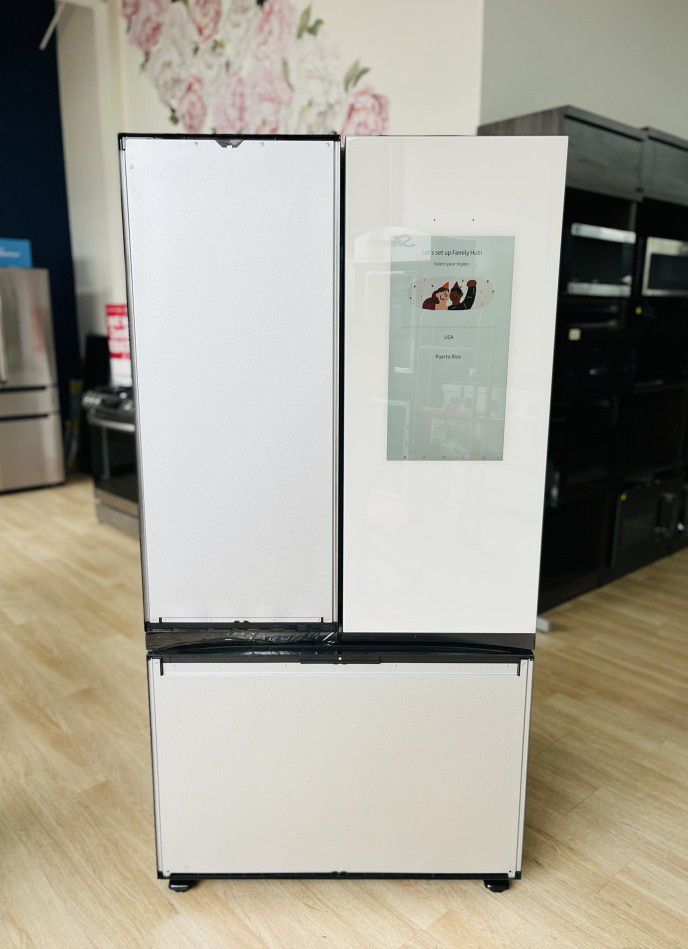 Samsung - 30 cu. ft. Bespoke 3-Door French Door Refrigerator with