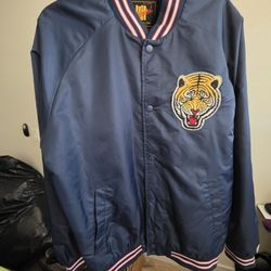 Undefeated Bomber Jacket L