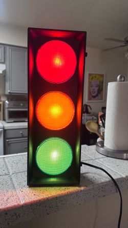 Flashing Light Stoplight Wall Decor