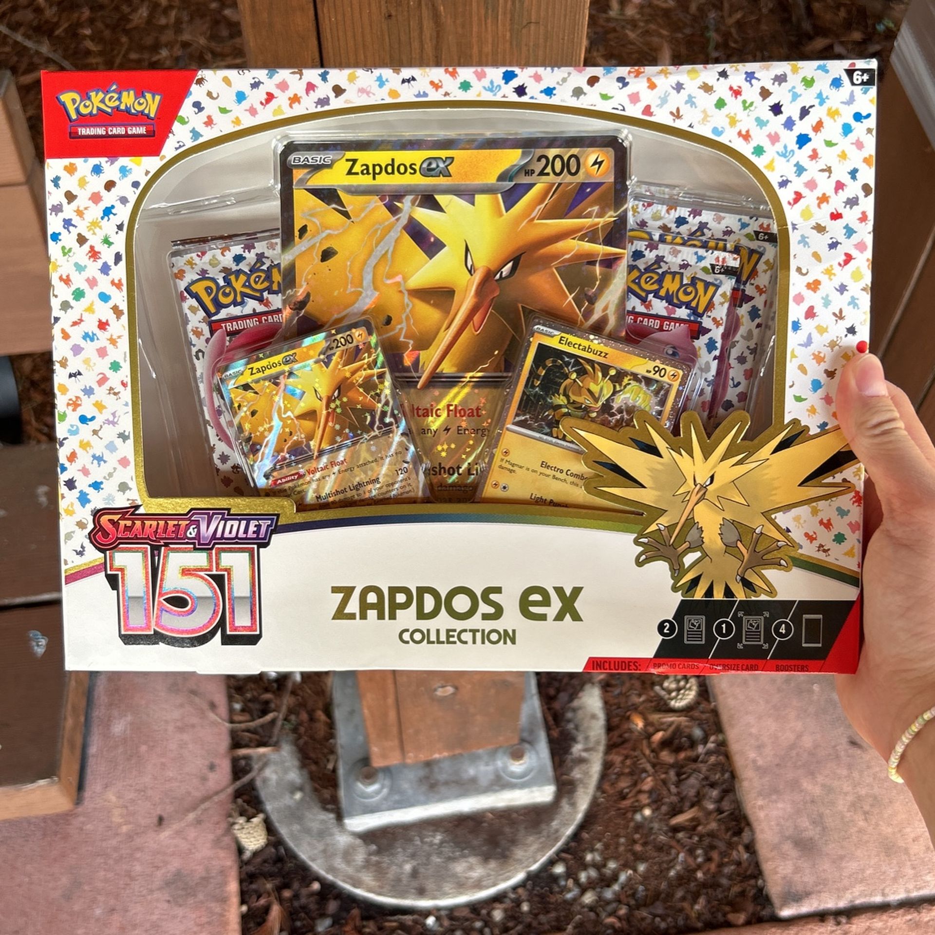 Pokémon TCG 151 Zappos ex collection Box