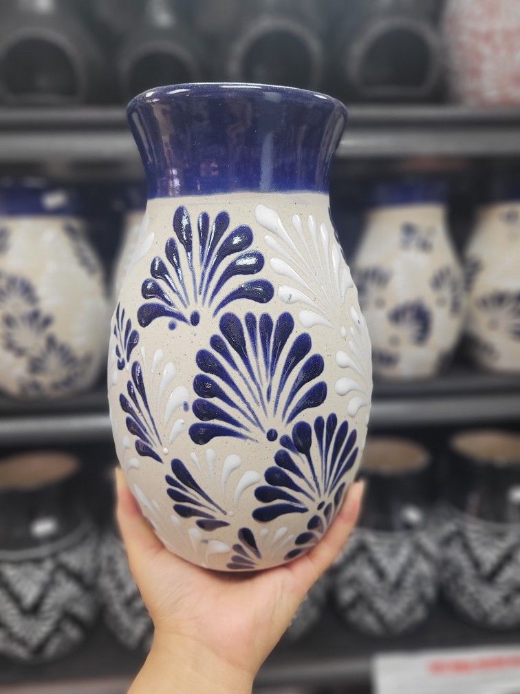 💙🤍 Flower Vases 🤍💙