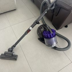 Dyson Vacuum 