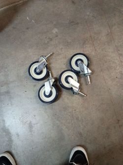 Wheels tool box