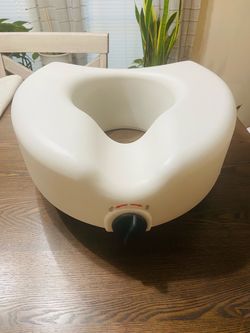 Raised Toilet Seat with Lock – 400 lb Limit - Never Used