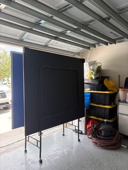 Pin pong table