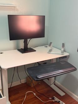 Complete Home Office Setup – Autonomous Electric Standing Desk + Keyboard Tray + Griffin Laptop Stand