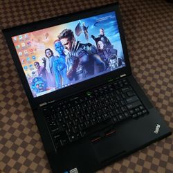 14"inch Intel Core i7 Lenovo Laptop, 750GB HDD, 8GB RAM, Inbuilt Bluetooth, DVD RW📀, SD Card Reader And a WebCam. Windows 10 Installed.