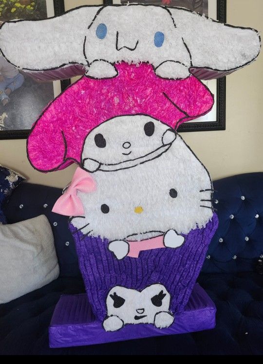 Hello Kitty And Friends Pinata 