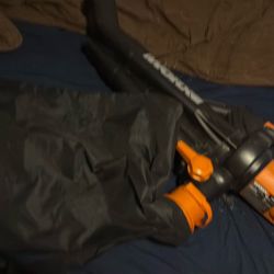 Leaf blower that collects leaves in the back