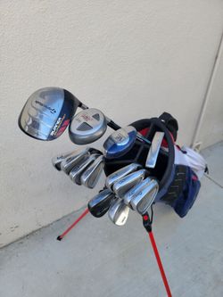 Taylormade Burner & Titleist Golf Club Set Right Handed.  Golf Bag included
