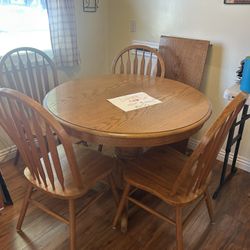 Kitchen Table With Leaf And 4 Chairs