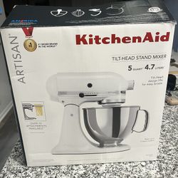 (NEW) ARTISAN® SERIES 5 QUART TILT-HEAD STAND MIXER WITH PREMIUM TOUCHPOINTS - WHITE $325 (OBO)