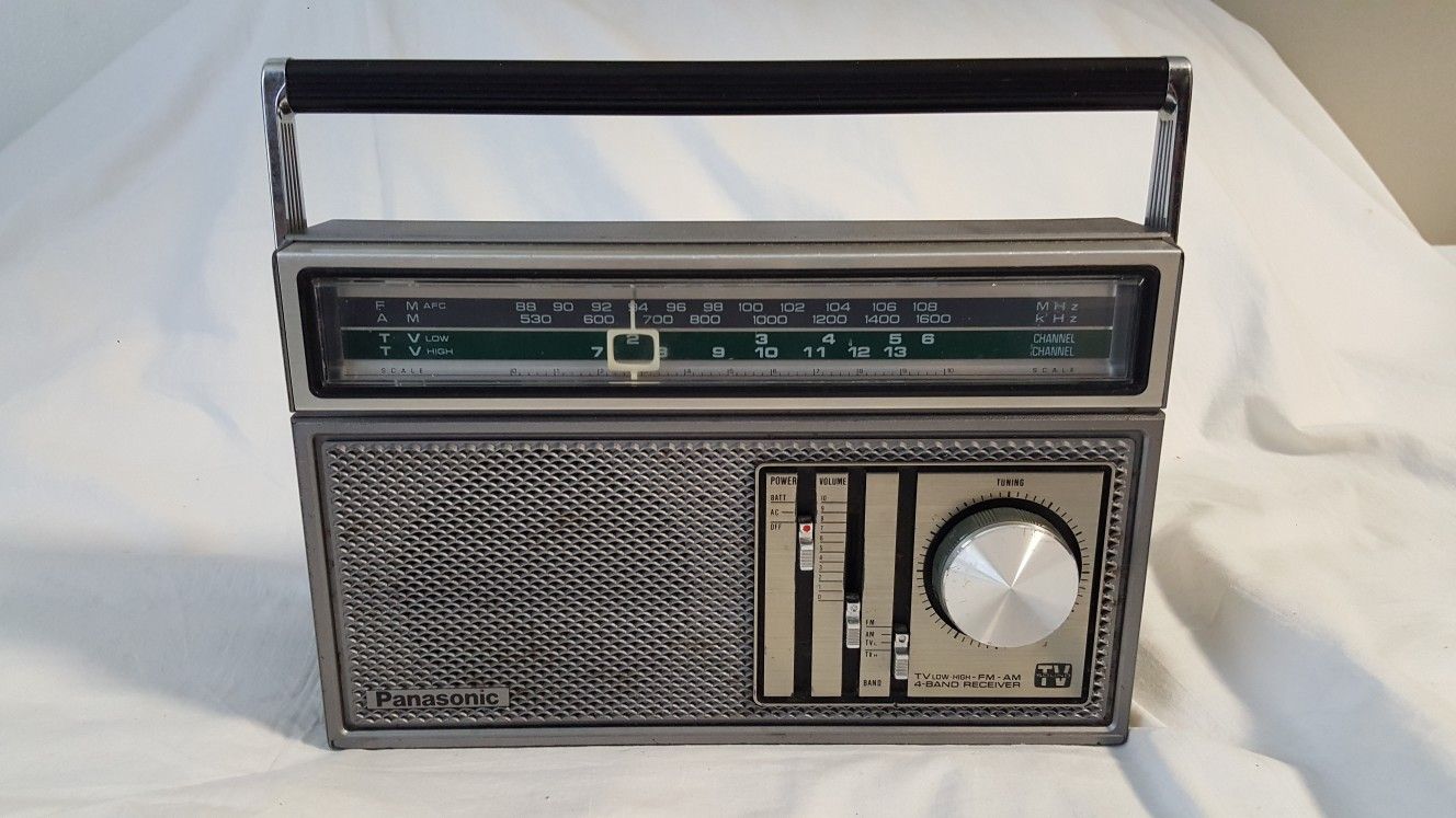 Panasonic radio model rf1101