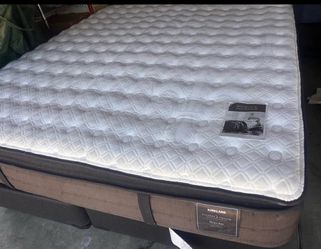 Kirkland Stearns & Foster Hope Bay Mattress king size